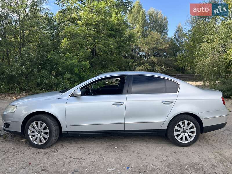 Седан Volkswagen Passat 2008 в Киеве