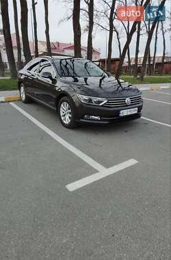 Седан Volkswagen Passat 2017 в Києві