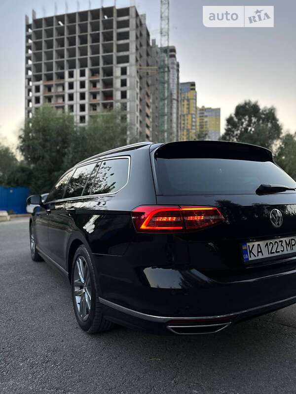 Универсал Volkswagen Passat 2018 в Киеве