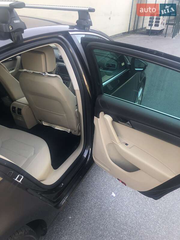 Седан Volkswagen Passat 2013 в Львові