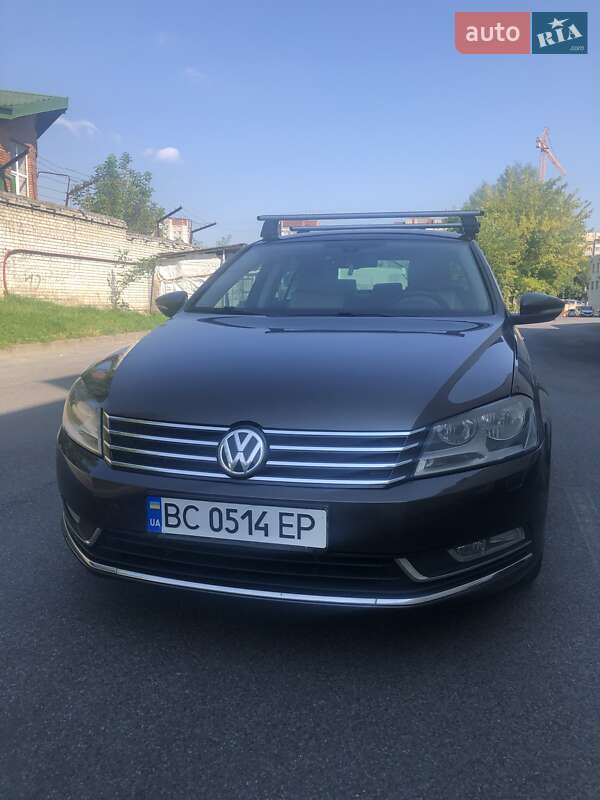 Седан Volkswagen Passat 2013 в Львові