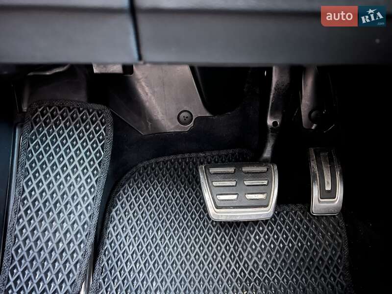 Універсал Volkswagen Passat 2016 в Житомирі