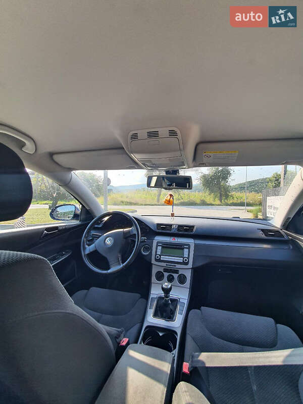 Седан Volkswagen Passat 2006 в Иршаве