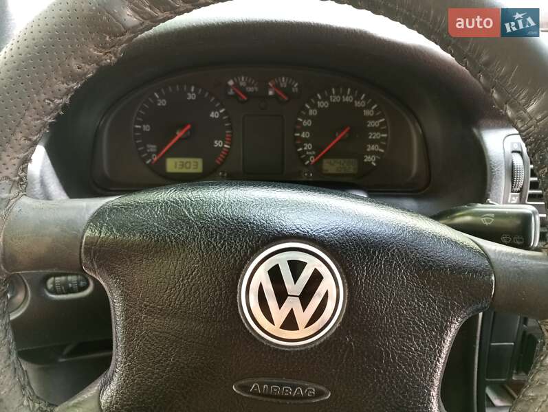 Универсал Volkswagen Passat 1999 в Сарате