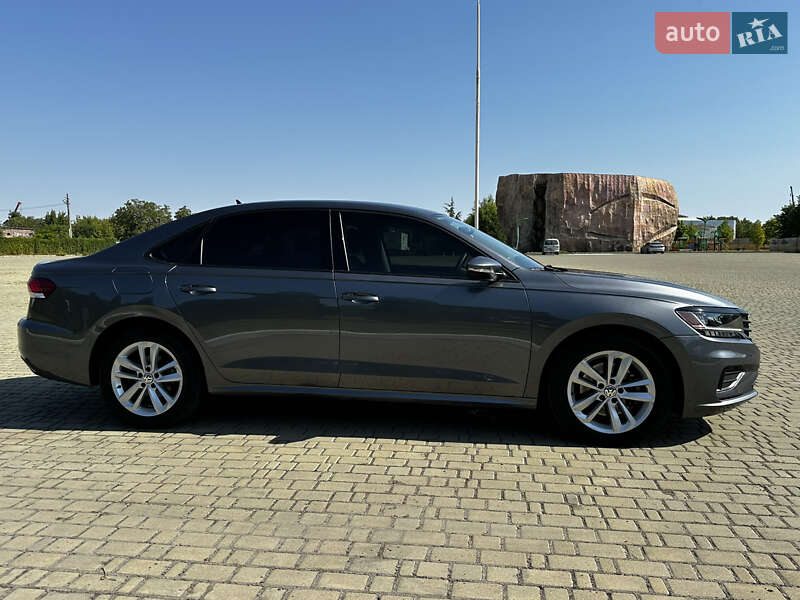Седан Volkswagen Passat 2019 в Одесі