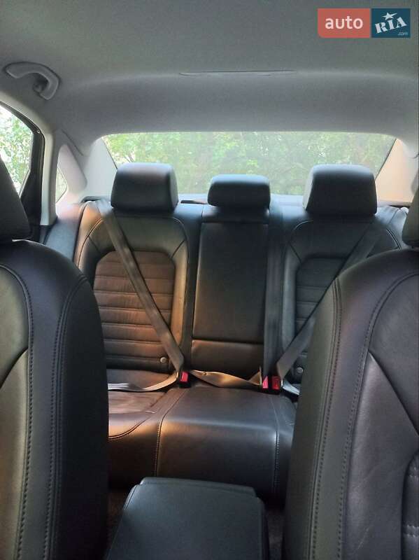 Седан Volkswagen Passat 2013 в Киеве фото 7 Седан Volkswagen Passat 2013 в Киеве