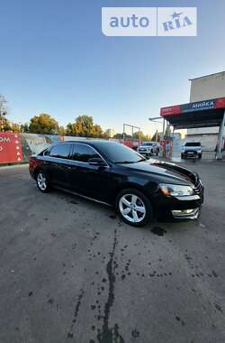 Седан Volkswagen Passat 2012 в Києві