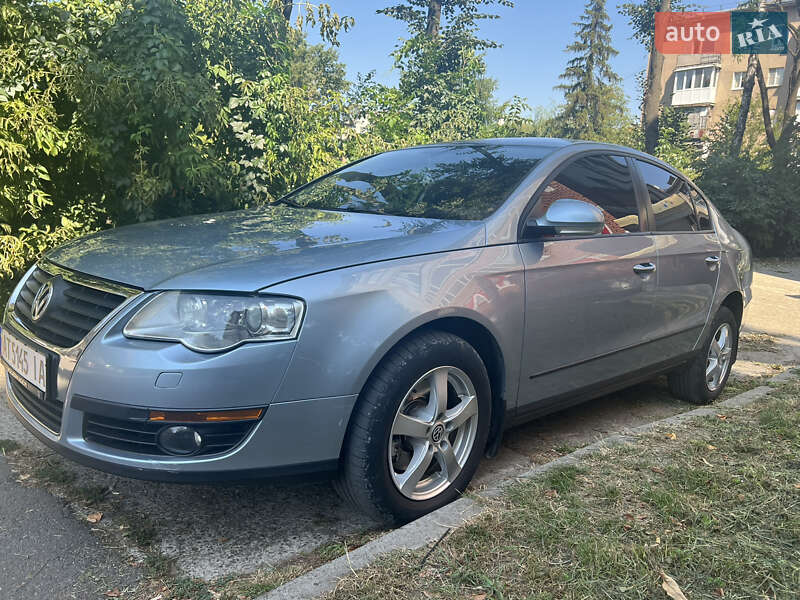Седан Volkswagen Passat 2006 в Івано-Франківську