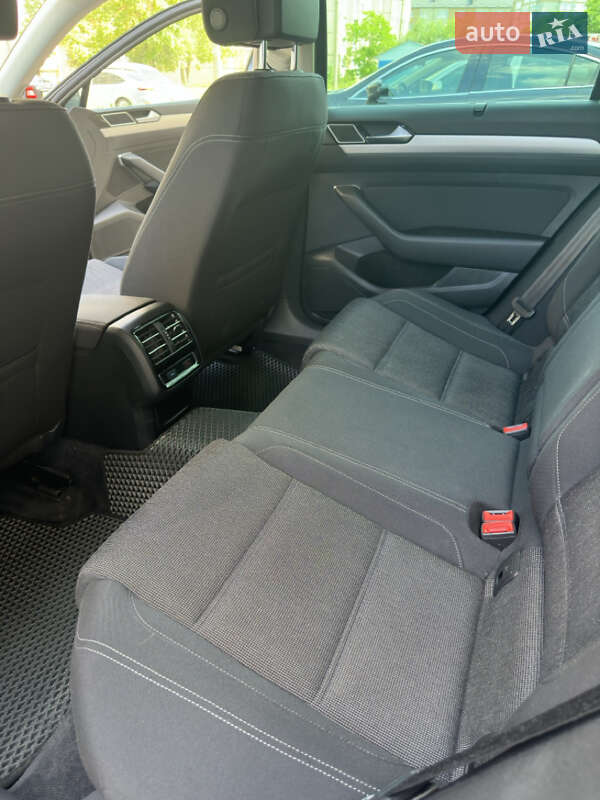 Універсал Volkswagen Passat 2015 в Калуші