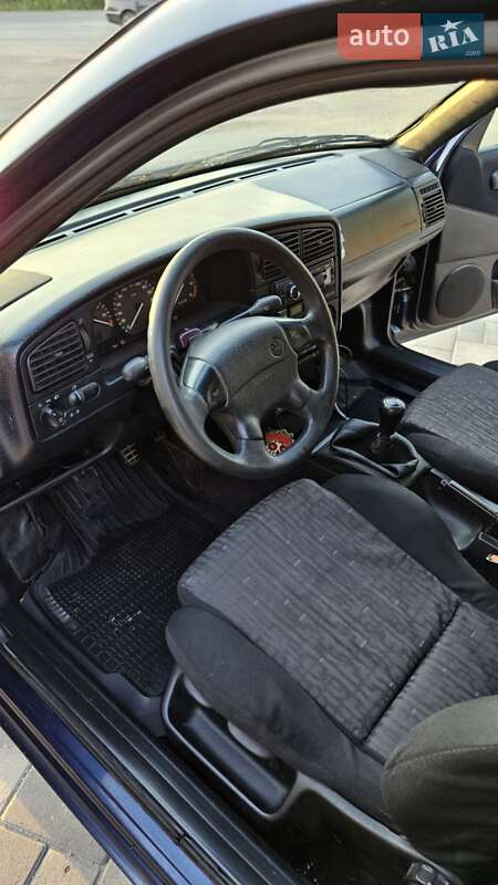 Универсал Volkswagen Passat 1996 в Ровно фото 13 Универсал Volkswagen Passat 1996 в Ровно
