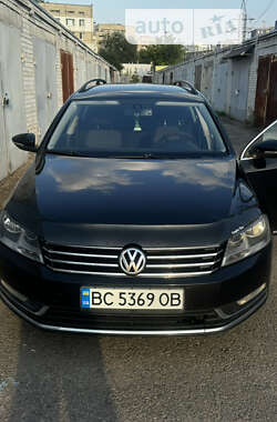 Універсал Volkswagen Passat 2011 в Львові