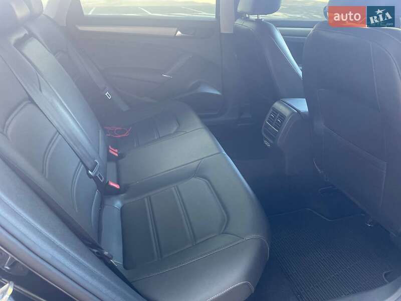 Седан Volkswagen Passat 2020 в Киеве