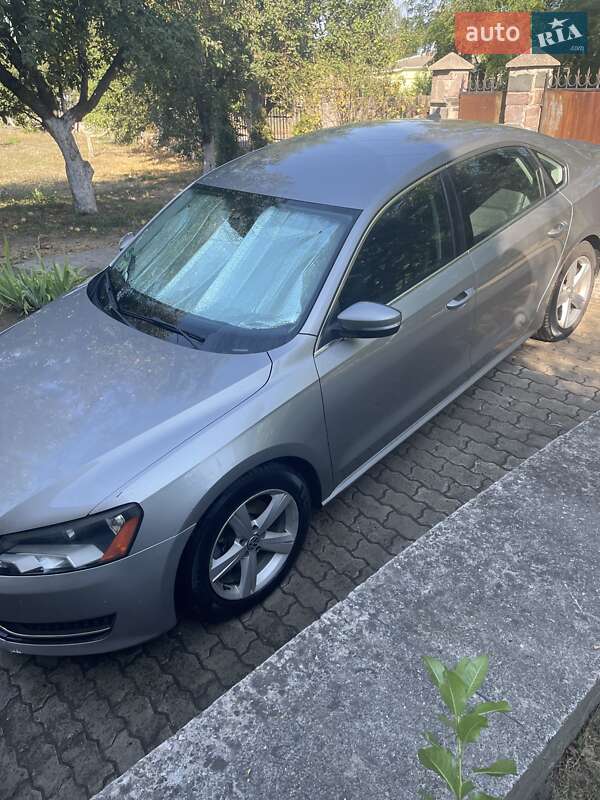 Седан Volkswagen Passat 2012 в Смеле