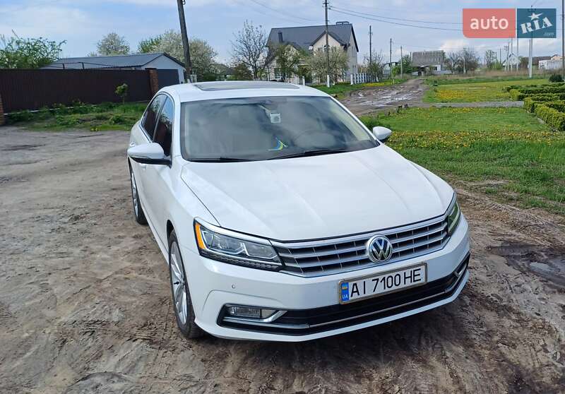 Седан Volkswagen Passat 2015 в Киеве