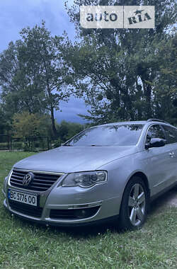 Універсал Volkswagen Passat 2010 в Золочеві