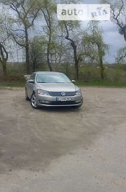 Седан Volkswagen Passat 2013 в Києві