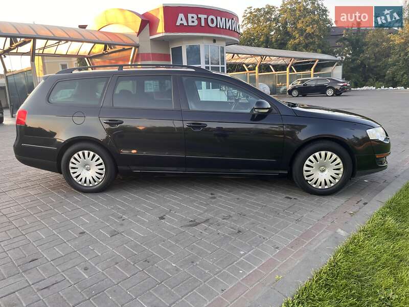 Універсал Volkswagen Passat 2010 в Святопетрівське