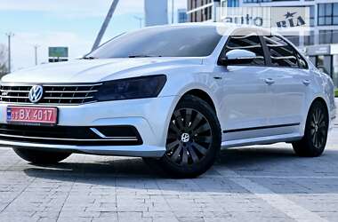 Седан Volkswagen Passat 2016 в Львове