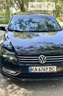 Седан Volkswagen Passat 2015 в Киеве