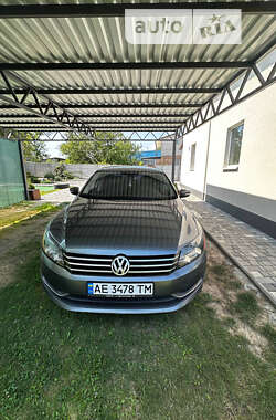 Седан Volkswagen Passat 2014 в Дніпрі