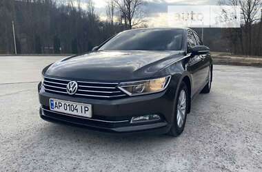 Седан Volkswagen Passat 2017 в Каневе