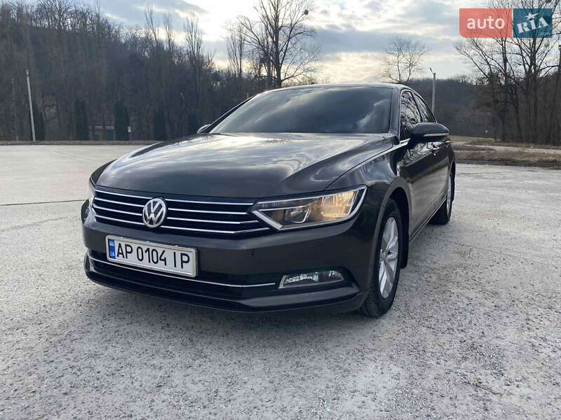 Седан Volkswagen Passat 2017 в Каневе