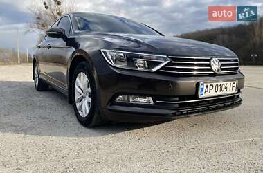 Седан Volkswagen Passat 2017 в Каневе