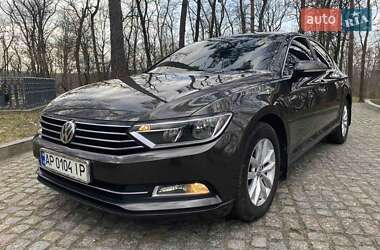 Седан Volkswagen Passat 2017 в Каневе