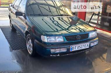 Седан Volkswagen Passat 1996 в Херсоні