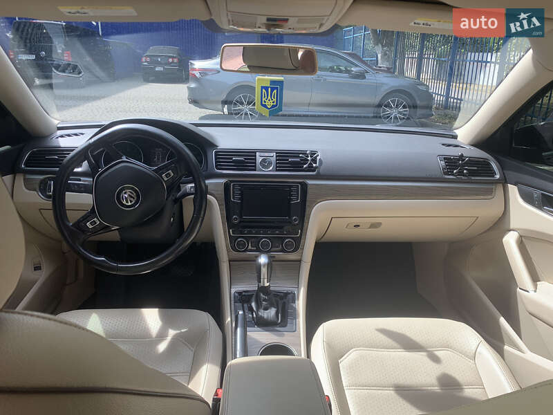 Седан Volkswagen Passat 2016 в Ужгороде