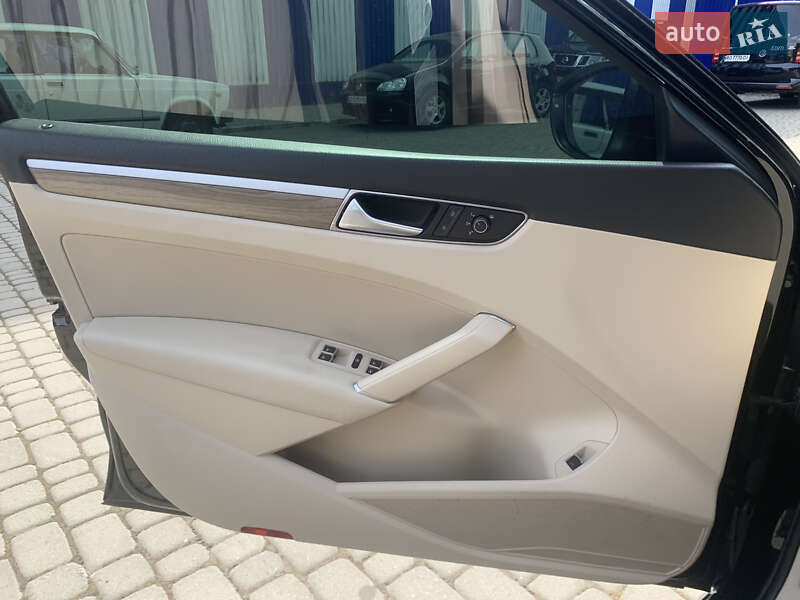 Седан Volkswagen Passat 2016 в Ужгороде
