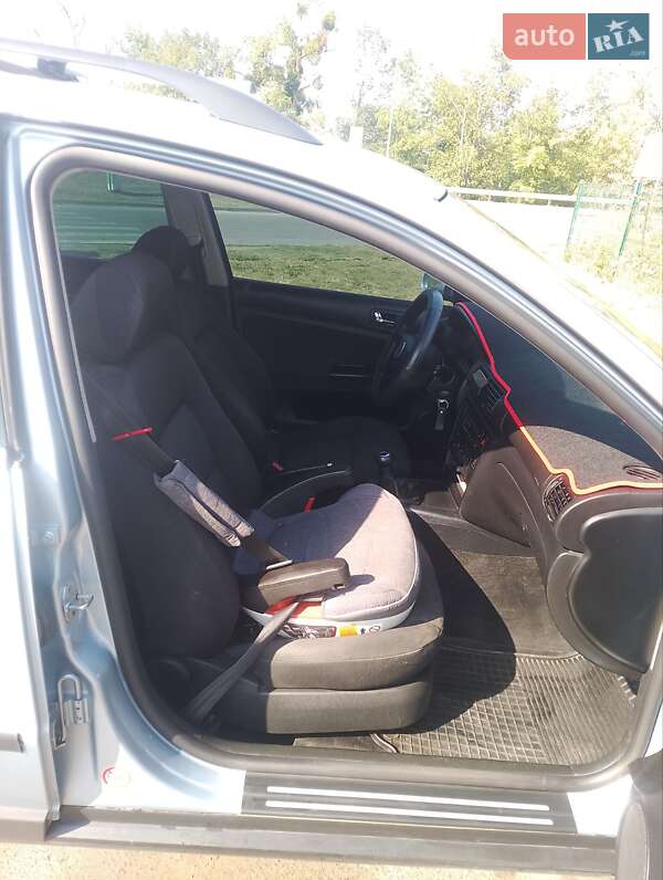 Универсал Volkswagen Passat 2002 в Гайсине