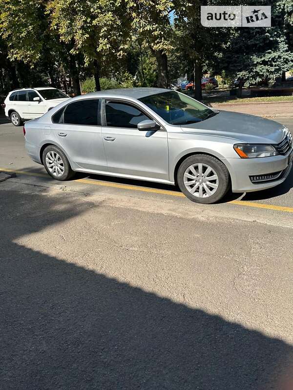 Седан Volkswagen Passat 2013 в Житомирі