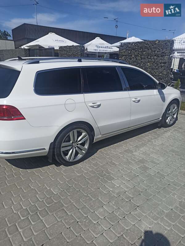 Універсал Volkswagen Passat 2011 в Львові