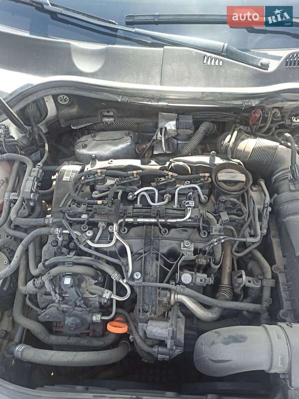 Універсал Volkswagen Passat 2011 в Львові