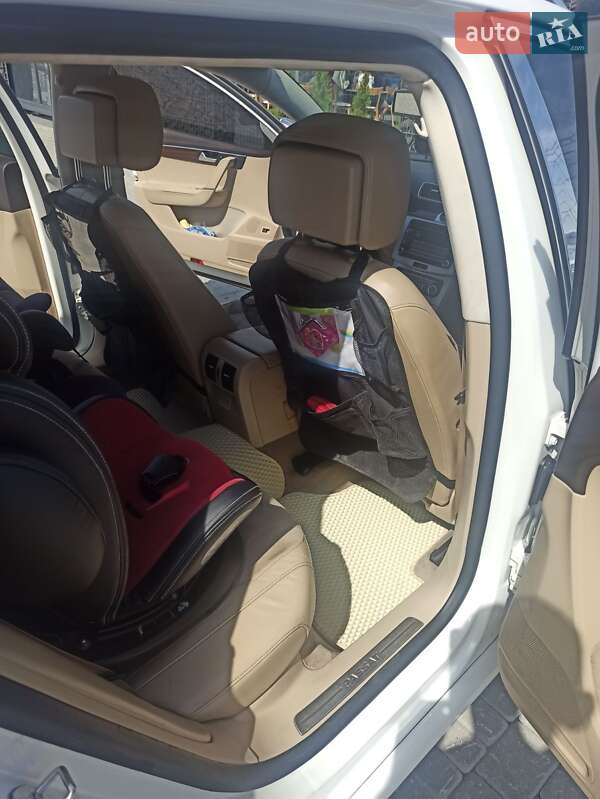 Універсал Volkswagen Passat 2011 в Львові