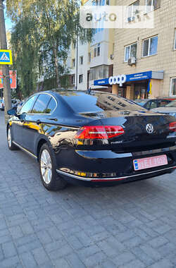 Седан Volkswagen Passat 2015 в Луцьку