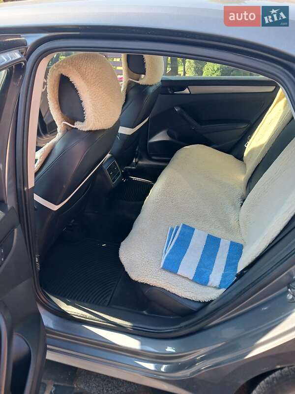 Седан Volkswagen Passat 2014 в Жашкове