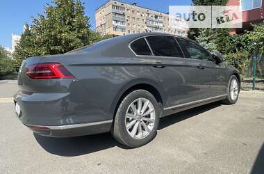 Седан Volkswagen Passat 2017 в Кривом Роге