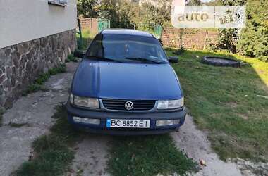 Седан Volkswagen Passat 1994 в Львове