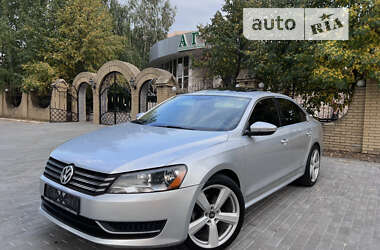 Седан Volkswagen Passat 2012 в Харькове