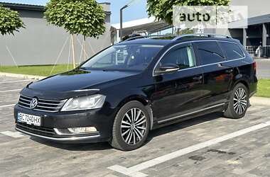 Універсал Volkswagen Passat 2012 в Луцьку