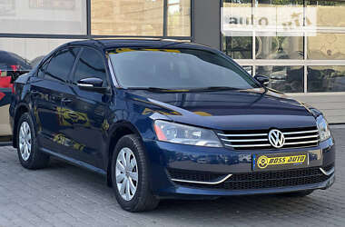 Седан Volkswagen Passat 2013 в Івано-Франківську