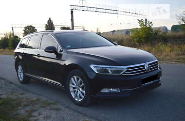 Універсал Volkswagen Passat 2016 в Волочиську