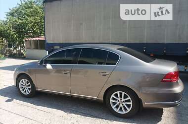 Седан Volkswagen Passat 2011 в Харькове