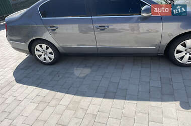 Седан Volkswagen Passat 2005 в 