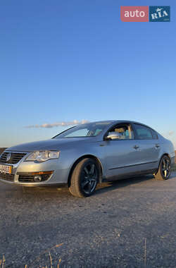 Седан Volkswagen Passat 2005 в 