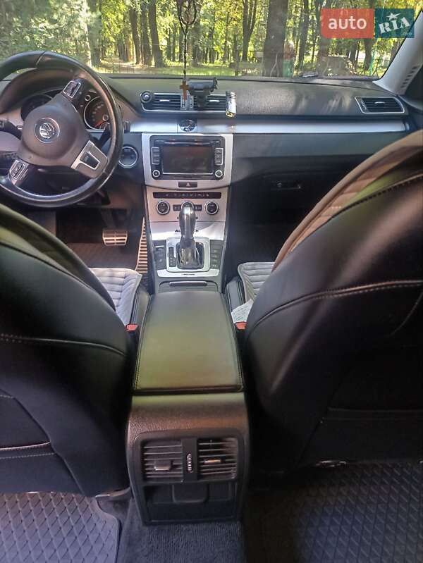 Універсал Volkswagen Passat 2014 в Дрогобичі