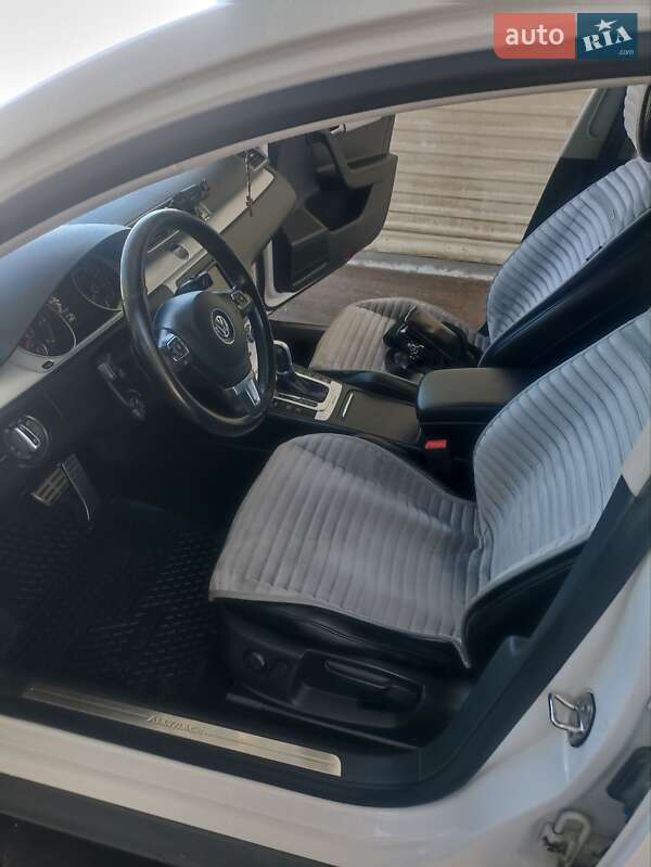 Універсал Volkswagen Passat 2014 в Дрогобичі