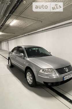 Седан Volkswagen Passat 2003 в Києві